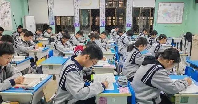 1335萬考生高考，去年出生人口954萬人，18年後還需要高考嗎