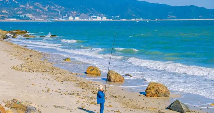 沁園春·海邊垂釣