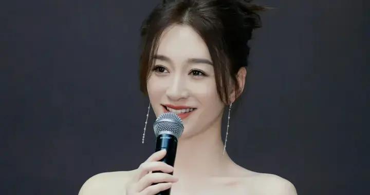 人間尤物李小冉：爲導演流產2次，男閨蜜送她5個億“隨便作”