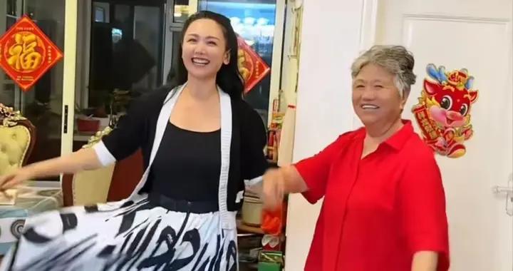 程莉莎陪郭曉東回臨沂，婆婆穿老布鞋像普通村婦，縣城房子很破舊