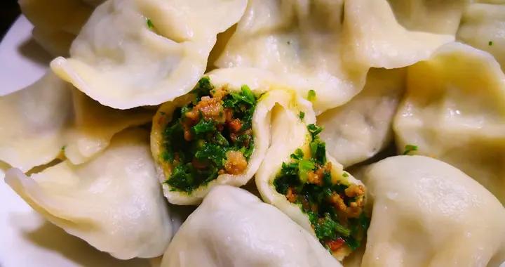 夏天包餃子，韭菜芹菜靠邊站！這個餡使勁喫，鮮嫩營養，太好喫了