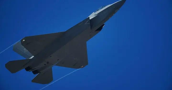 中國戰機集體亮相巴黎，殲-10C只是“小弟”，以色列展臺遭下架