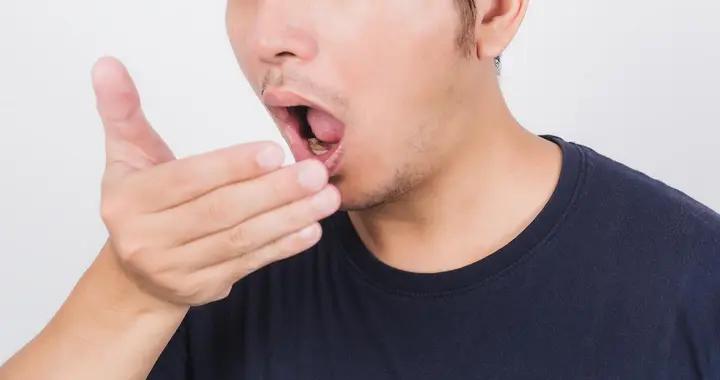 嘴巴“鬧異味”，究竟是肝火還是胃火在作祟？
