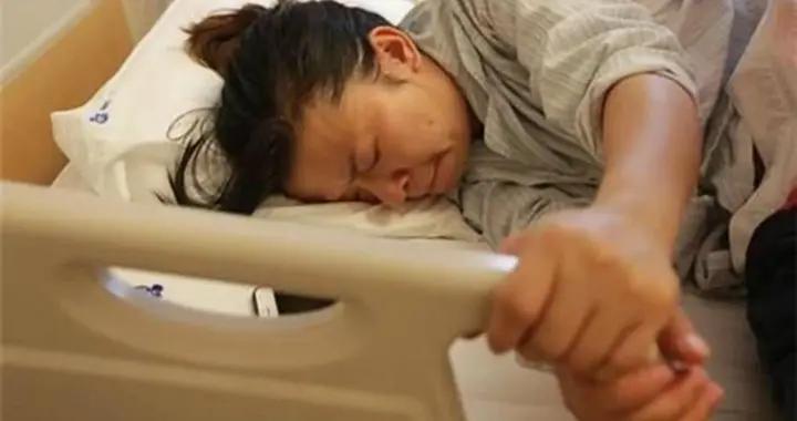 “醫生讓我脫光那一刻我崩潰了”，生孩子七個尷尬瞬間，你中幾個