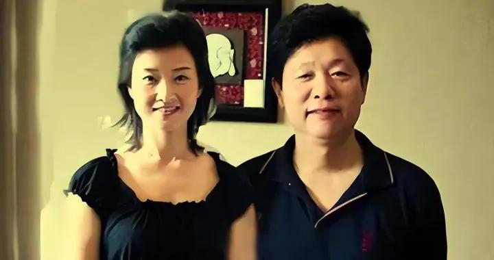 歌手宋祖英：和丈夫長年分居，39歲高齡產子，59歲身材好似少女