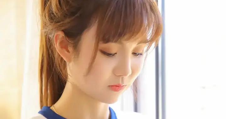 那年從網吧拎我耳朵出來的女同桌，後來還是嫁給了別人！