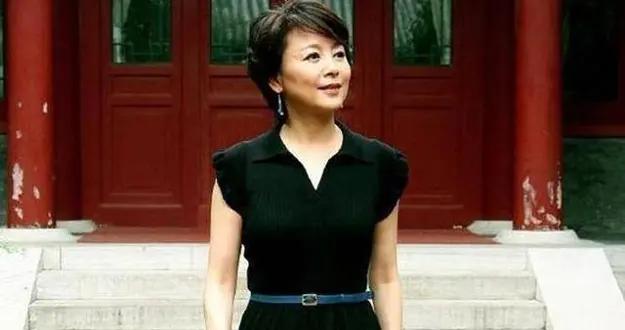 65歲張瑜老得漂亮的祕訣，藏在這些細節裏