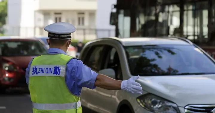 “罰單變祝福”折射城市治理溫度