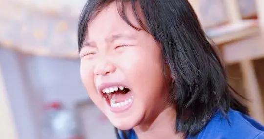 “隱形家庭暴力”正在蔓延，比打罵還傷孩子，尤其是第一個