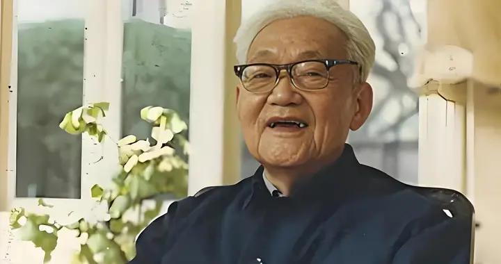 巴金：將妻子的骨灰放在枕邊，夜夜共眠33年，臨終遺言感人肺腑