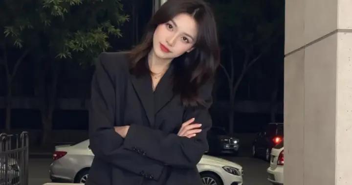 美女摔倒，我好心去拉，結果把裙子撕破，尷尬之後卻收穫一段幸福