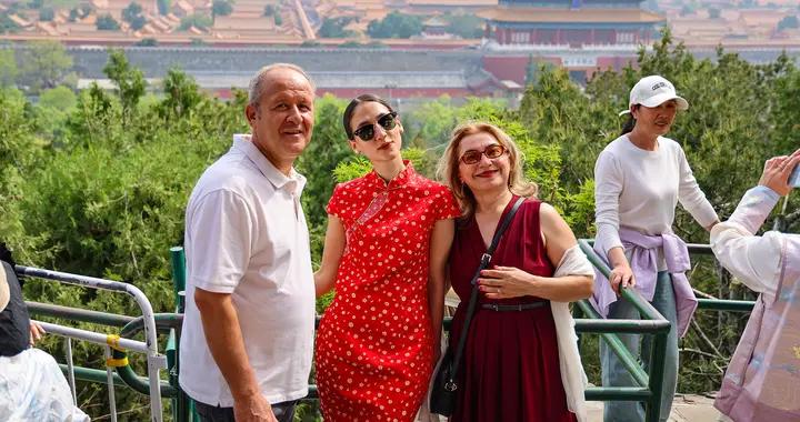 國新辦發佈會：超500萬人次中外籍旅客享受直接過境便利