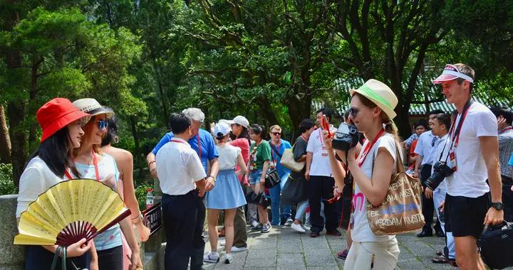 國新辦發佈會：我國已對75個國家實行單方面免籤或全面互免簽證