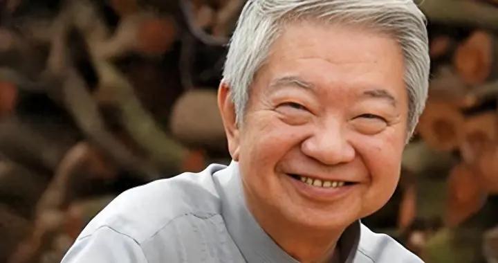 項立剛炮轟蔡瀾後，“底褲”被扒，賬號被禁言！