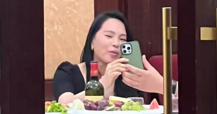 伊能靜素顏變化真大，大臉盤子、小眼睛、嘟嘟嘴，和秦昊更配了！