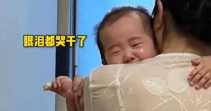 張紀中9個月女兒被燙傷，手上都是水泡疼得大哭，杜星霖急得落淚