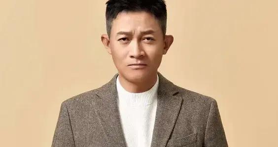 楊志剛：被舅舅家養大，哥哥郭靖宇捧他成名，生母去世也沒叫聲媽