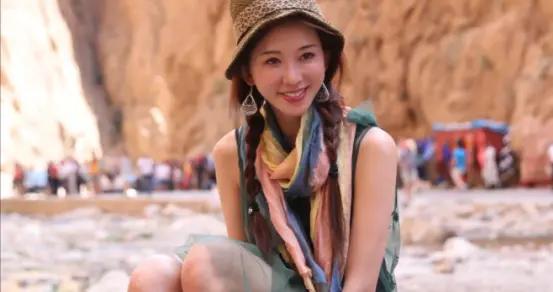 林志玲3歲兒子身高驚人，老公空手讓老婆背大包，志玲被“日化”