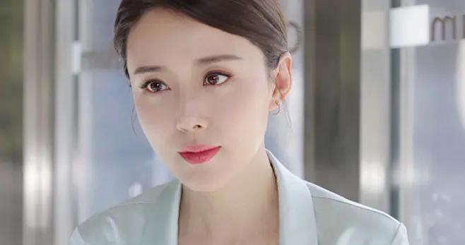 顏丹晨：我這輩子最正確的決定，就是在44歲高齡爲小丈夫生兒子