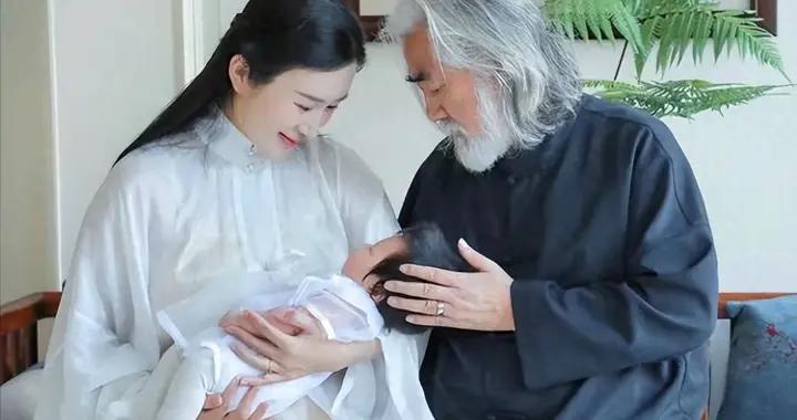 徹底不裝了！杜星霖“賢妻”人設崩塌，這一次74歲張紀中有苦喫了