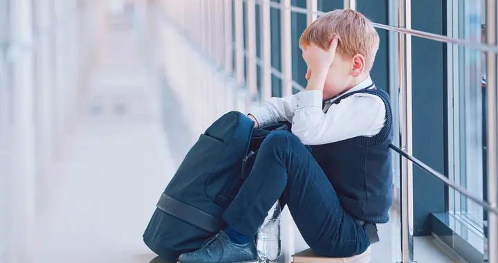 若你家孩子有這4個“優點”，彆着急炫耀，娃可能已經嚴重自卑了