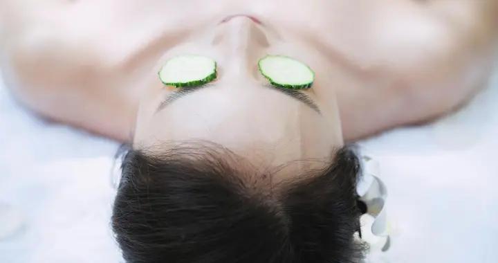 眼睛腫成“核桃”？這些快速消腫法，讓你告別腫眼泡