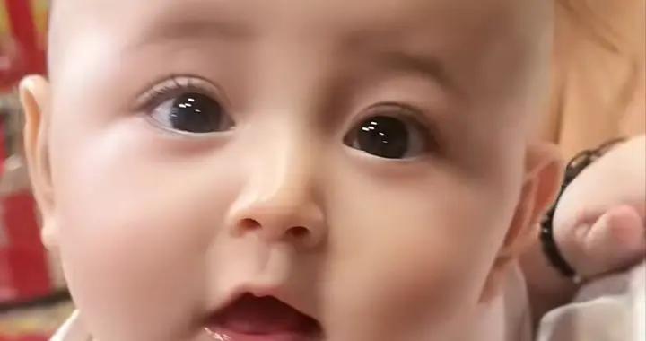 “最美嬰兒”火了，孃胎“整容”，出生帶“全妝”網友：迪麗熱巴