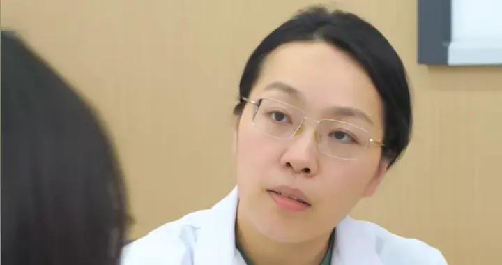 “戀愛腦”女孩看婦科火了，讓醫生三觀盡毀，網友：被pua