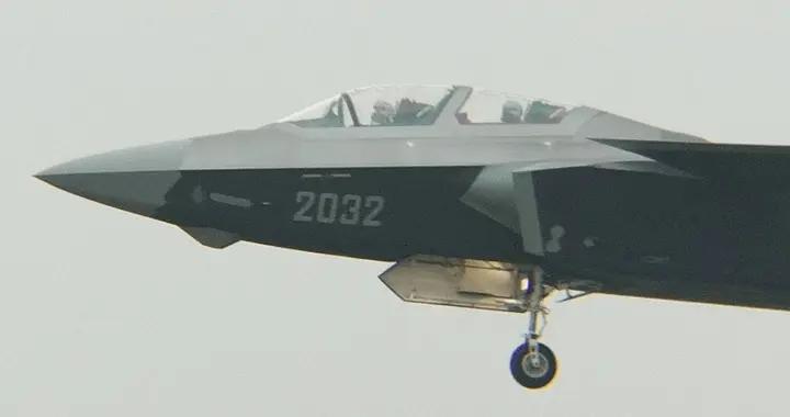 雙座殲20S服役！美軍擔心劇本成真？