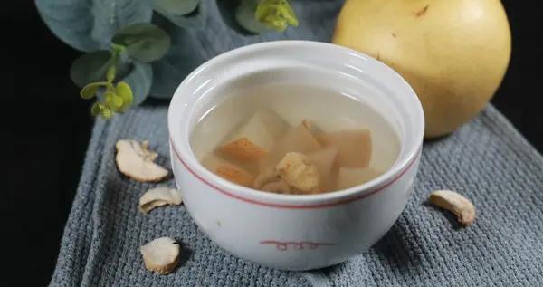 喉嚨裏的“小疙瘩”？不慌！幾招讓異物感悄悄溜走，超靈驗