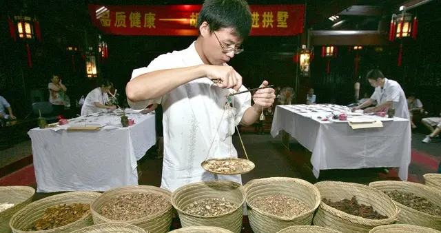三伏天，建議大家：少喫牛羊肉，多喫這3樣，溫中益氣平安渡夏！