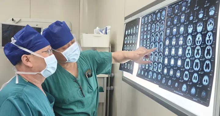 權威專家助力！省婦幼神經外科再添 “硬實力”