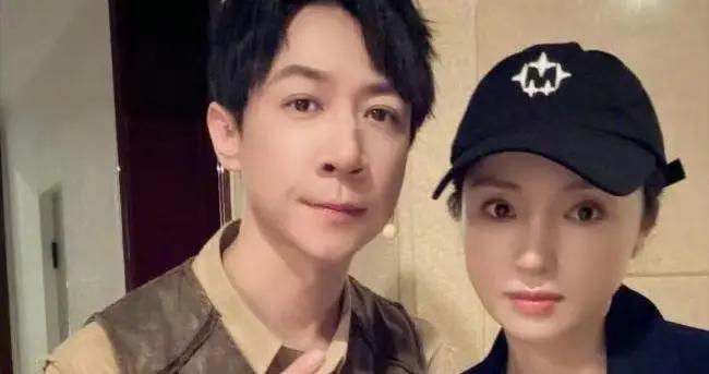 董璇二婚有多不被看好？看好閨蜜佟麗婭的表情就知道