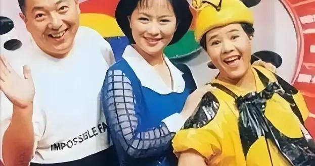 金龜子女兒大婚，老搭檔董浩“綠泡泡”捧場祝賀，何炅因工作缺席