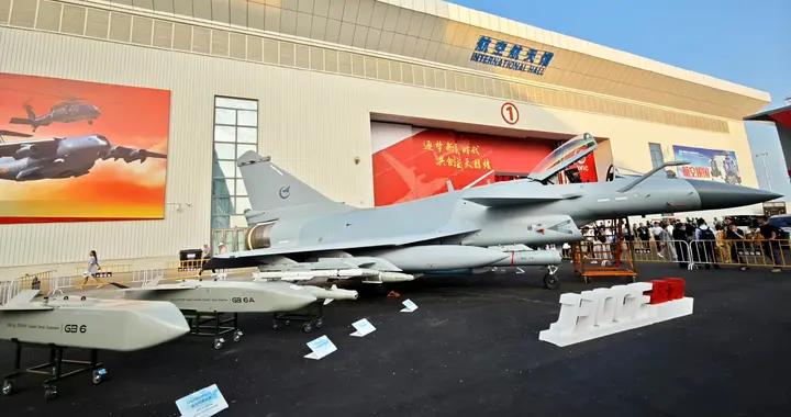 印巴空戰一邊倒,殲-10CE三招鎖殺陣風,蘇-30淪爲空中活靶?