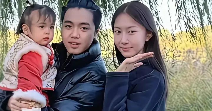 劉能小兒子曬家庭照，23歲王梓嘉長髮顯老氣，1歲女兒長得像爸爸