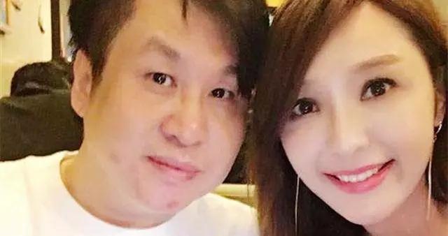 63歲鄭智化花1600供女兒讀書，3歲殘疾31歲走紅，一家三口好溫馨