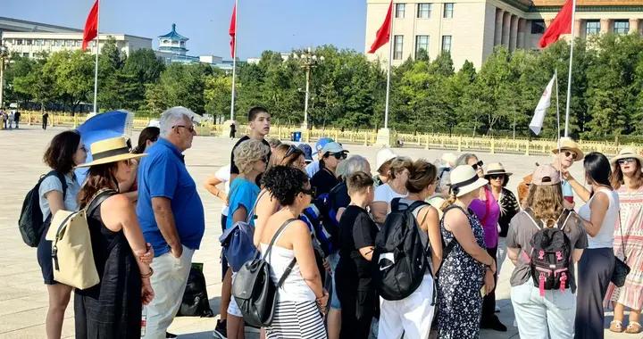 爲什麼很多老年人不選擇自由行，而去跟團挨宰，有下面幾個原因