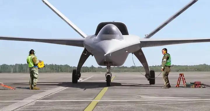 美軍曬出下一代AI無人戰機：垂直起降、2000海里航程、無需跑道！