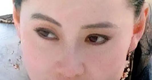 從草根逆襲到渾身緋聞，55歲攀上富豪，這位三金影后的經歷太精彩