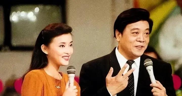 她曾是央視主持人，爲嫁百億富豪，拋棄丈夫，如今卻直播賣課