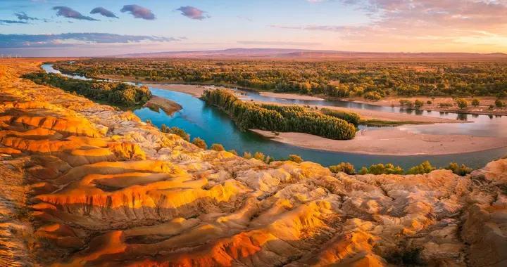 秋赴阿勒泰，邂逅一場夢幻的山水詩畫