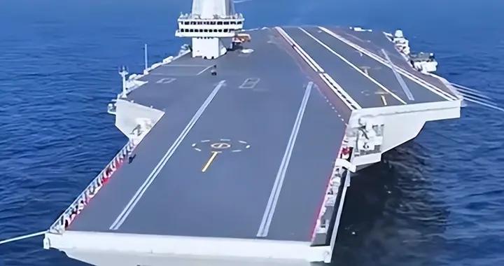 怕被中國抄更怕中國不抄，福建艦一亮相，讓俄軍迷精神都快分裂了