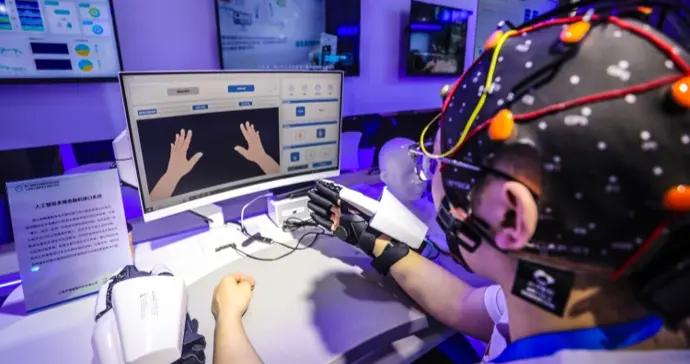 上海腦機接口研發湧現“寫腦派”，治療厭食抑鬱，幫助盲人復明