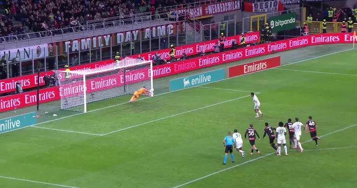 自2024年10月以來，邁尼昂首次在俱樂部賽事撲出點球