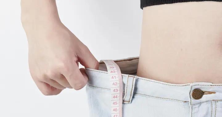 無需節食！堅持6個燃脂行爲，創造熱量赤字，讓體重咔咔下降