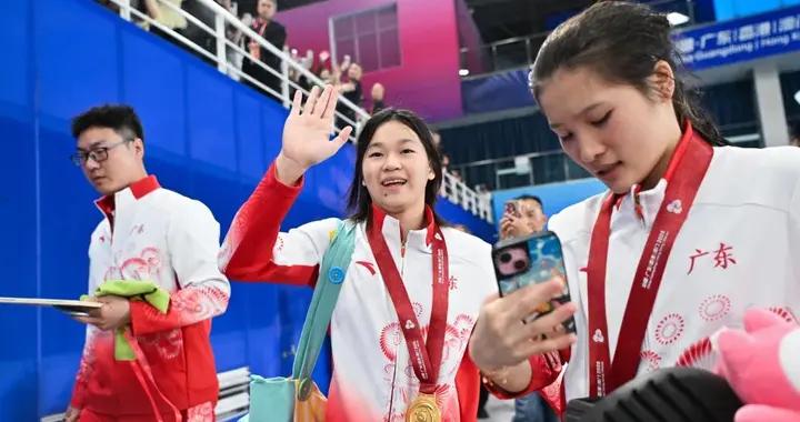 全紅嬋復出首秀奪冠，退出單人賽原因曝光，兩處細節惹人落淚