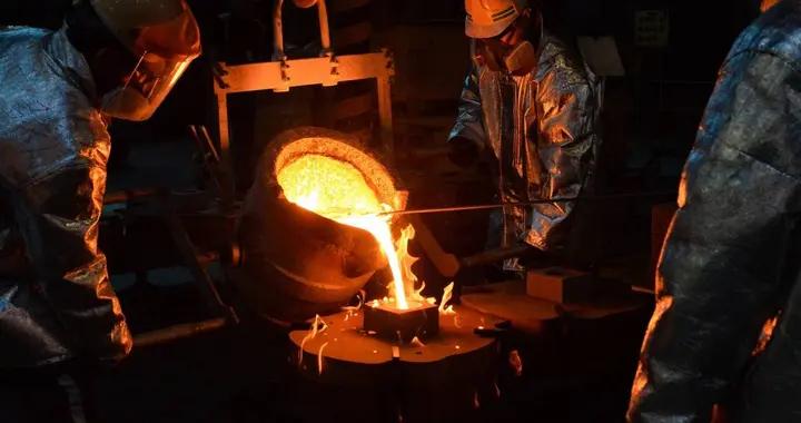 突破！中國煉出十萬噸僅含8公斤雜質“水晶鐵”，高端裝備迎芯髒