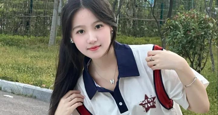 那年，帶女同學回家，我爸正好回來，女同學躲進衣櫃，卻沒憋住氣