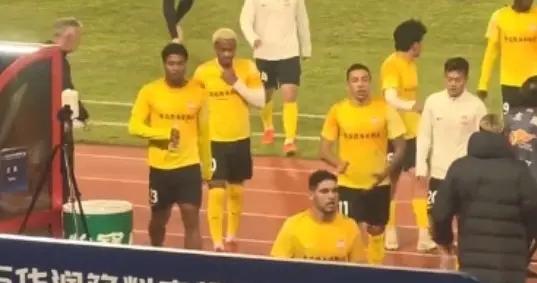 記者：西海岸下週二在杭州集結，杭州備戰期間要踢一場熱身賽